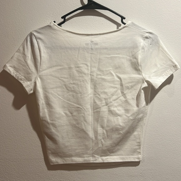 White Hollister Cropped Tee with Tie Hole in front NWT - Picture 3 of 3